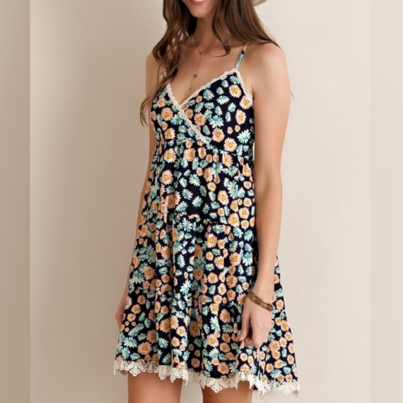 Lace Trimmed Dress - Picture 2 of 7